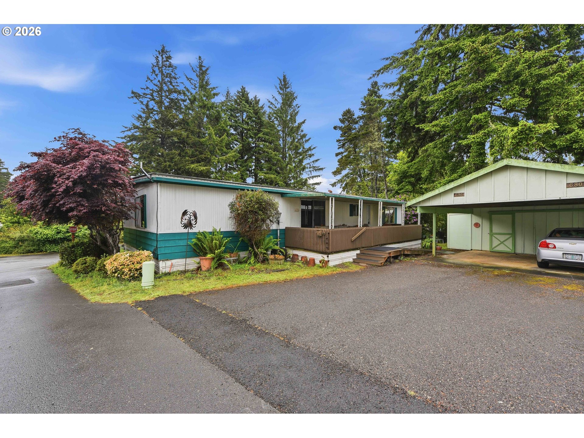 690 Village Pines Dr Property Photo 1