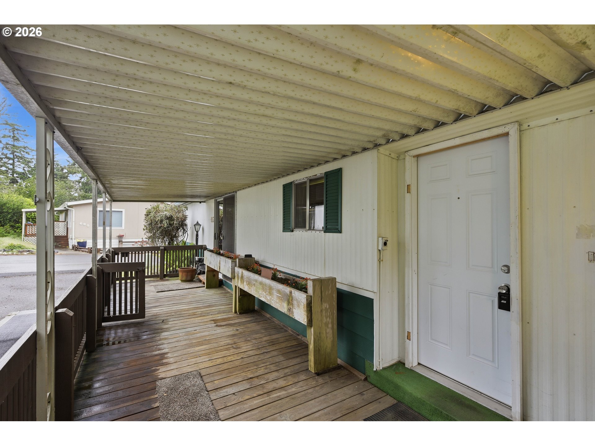 690 Village Pines Dr Property Photo 4