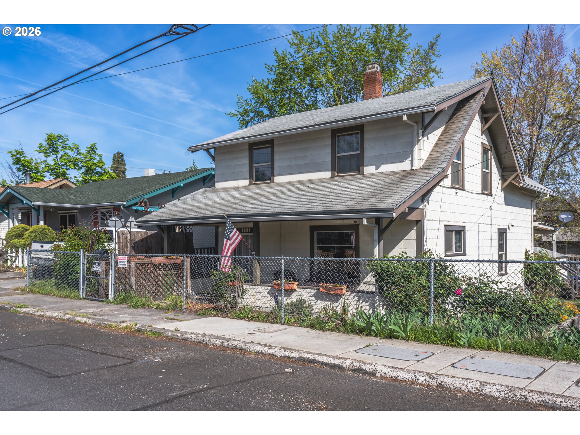 1111 E 9TH ST Property Photo 1