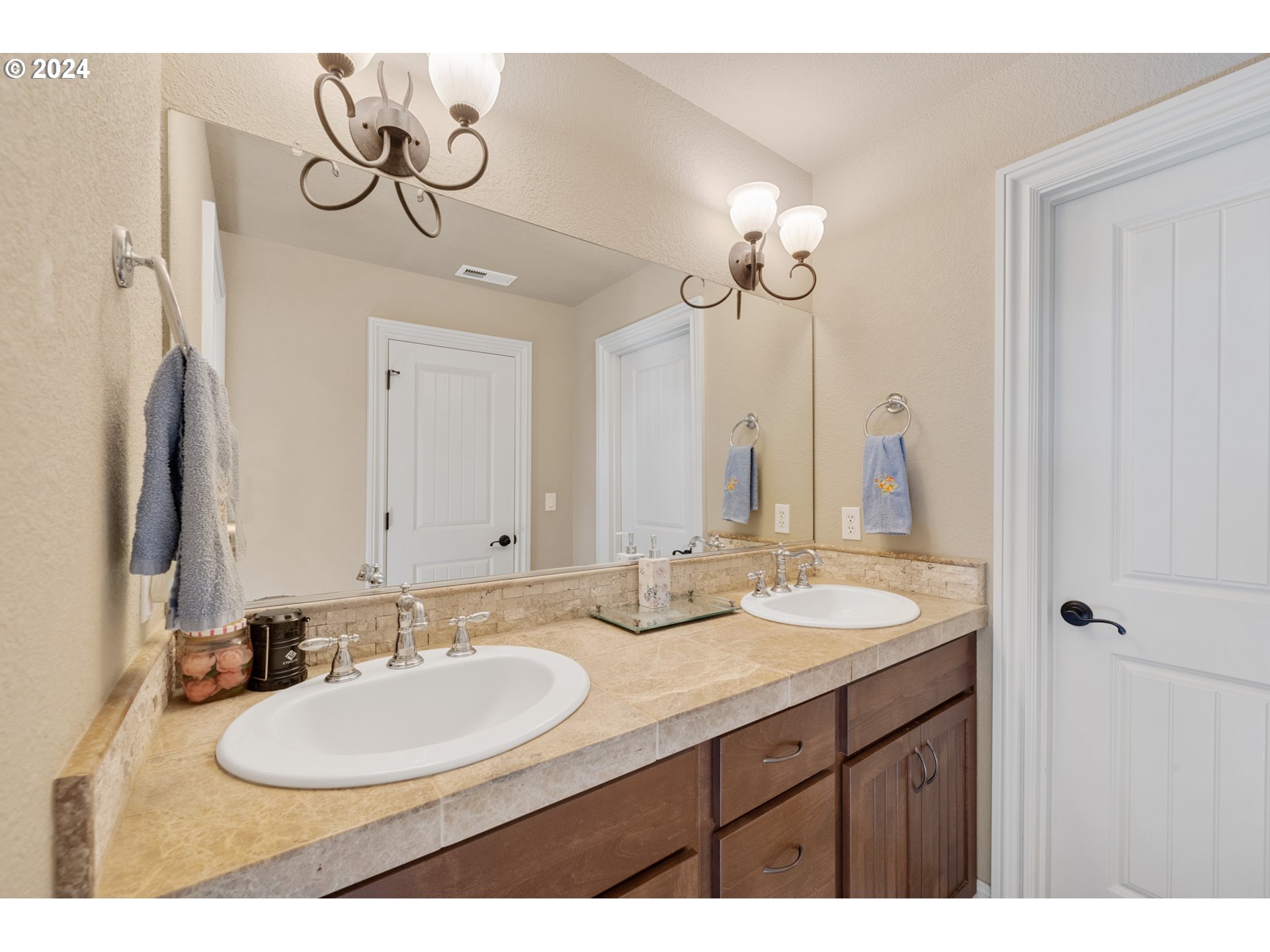 350 Ne Harbor View Pl Property Photo 18