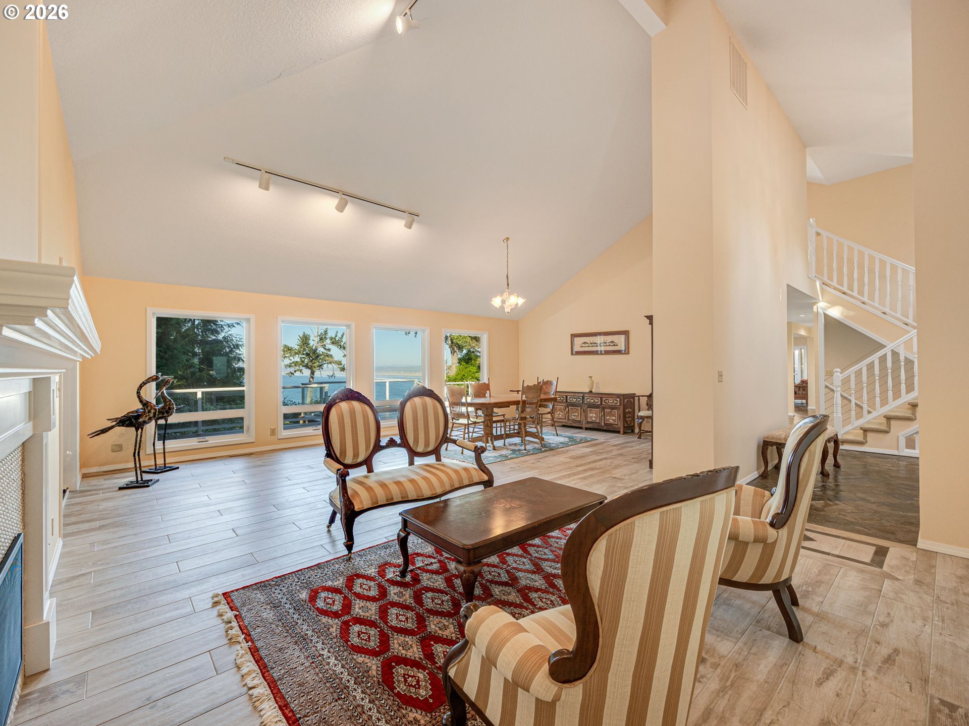 3730 Sunset Blvd Property Photo 9