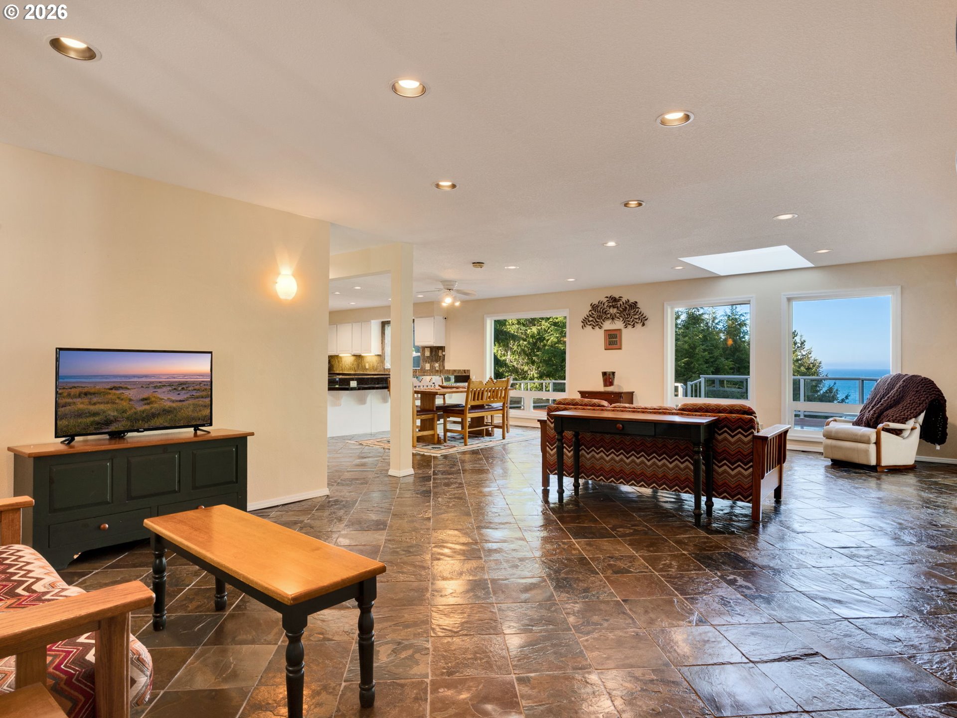 3730 Sunset Blvd Property Photo 18