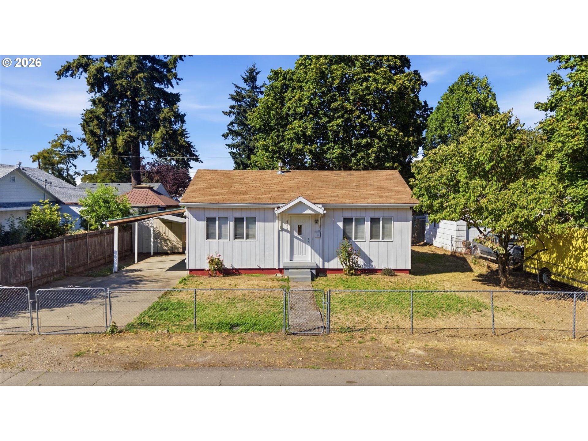 8233 Ne Going Pl Property Photo 1