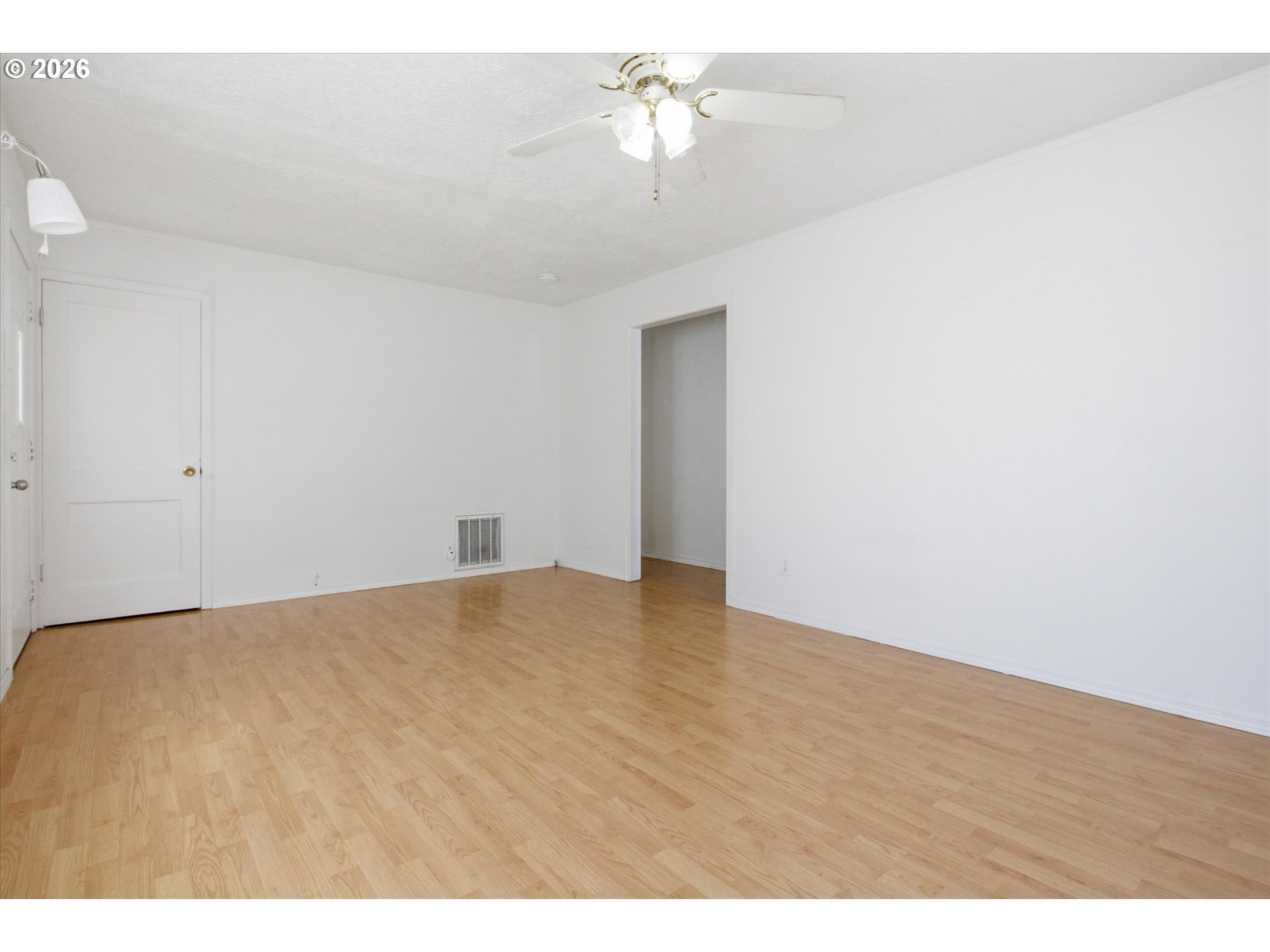 8233 Ne Going Pl Property Photo 7