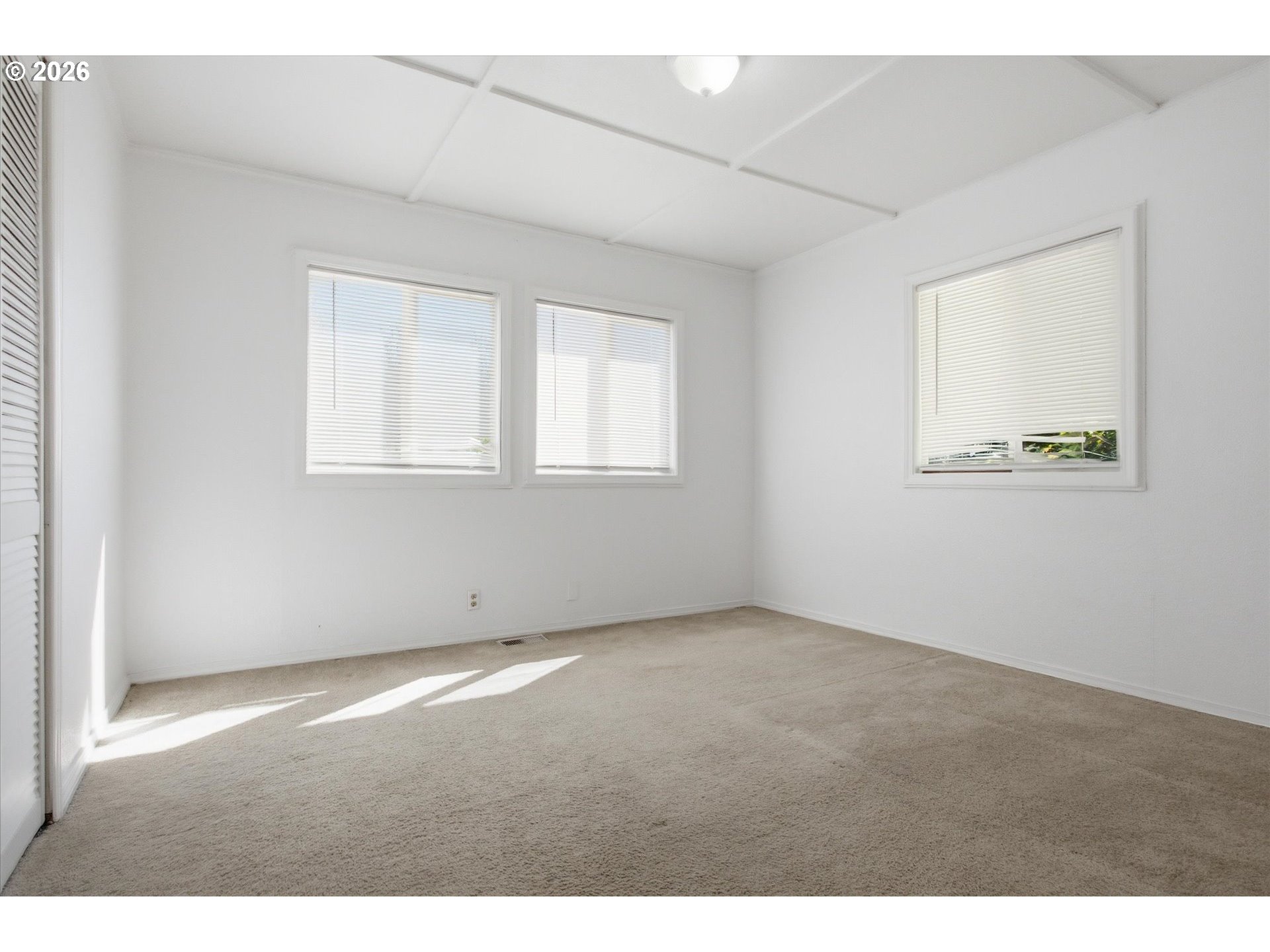 8233 Ne Going Pl Property Photo 13