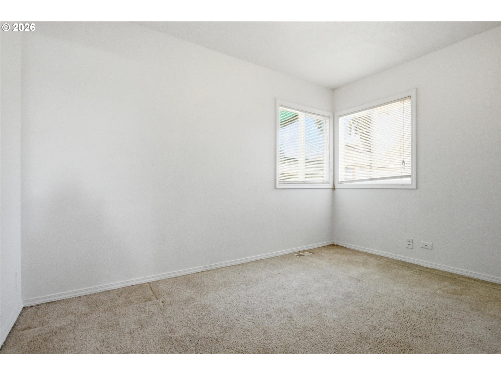8233 Ne Going Pl Property Photo 17