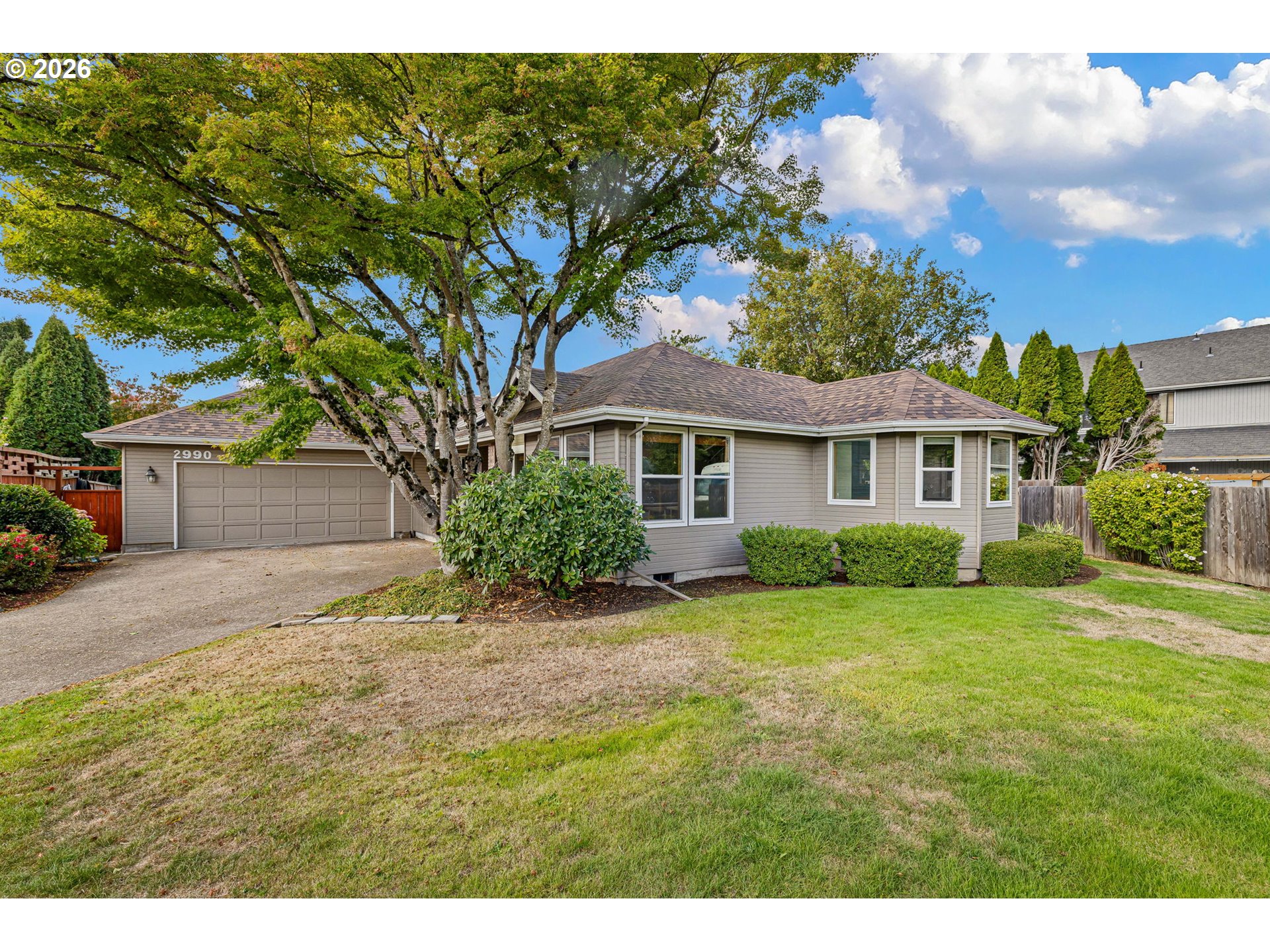 2990 Gilham Rd Property Photo 2