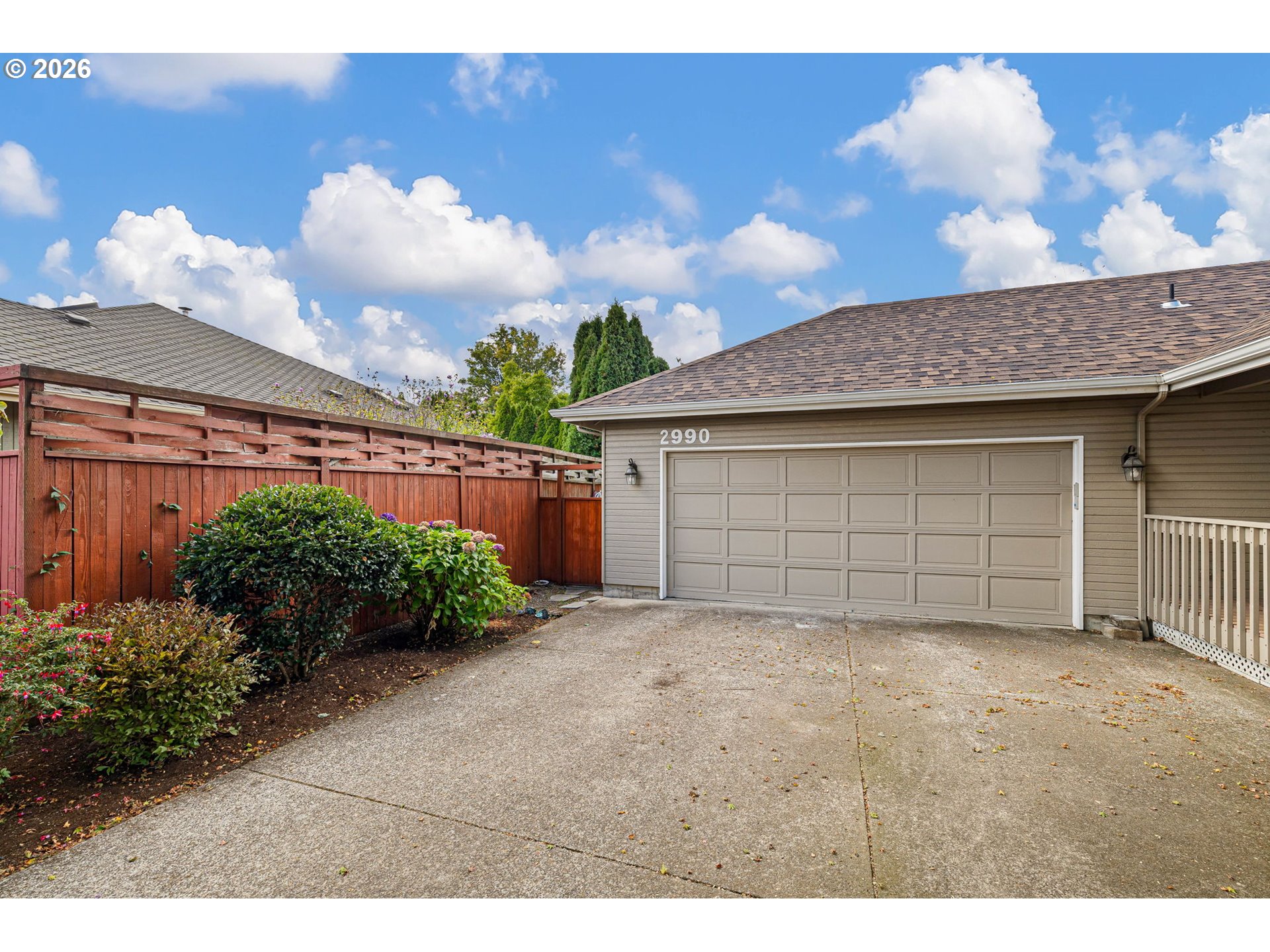 2990 Gilham Rd Property Photo 4