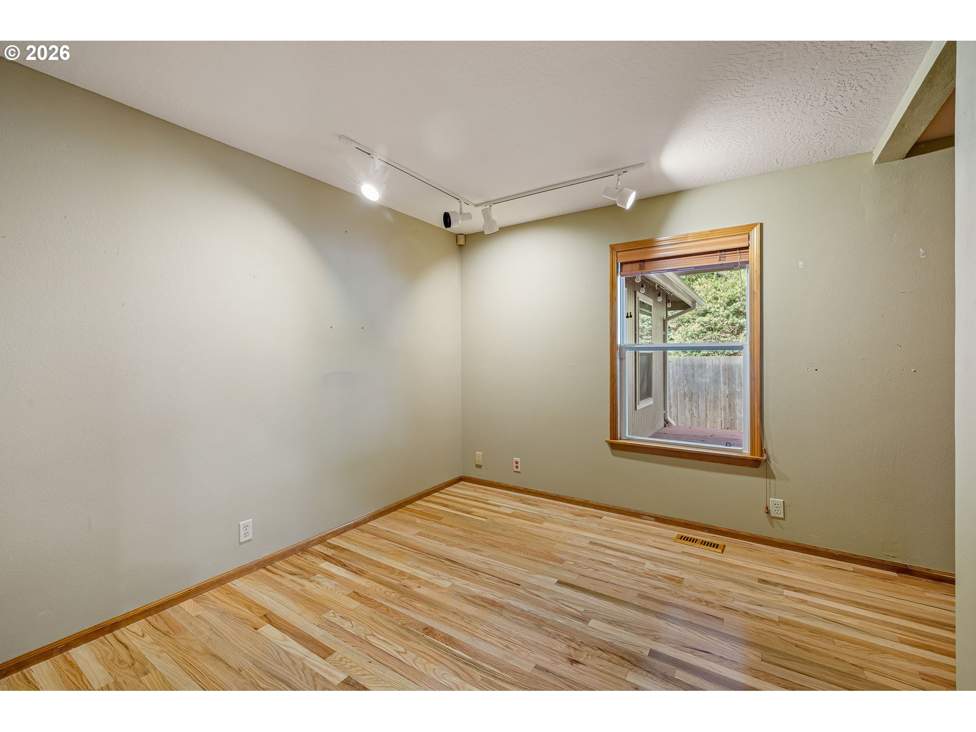 2990 Gilham Rd Property Photo 22