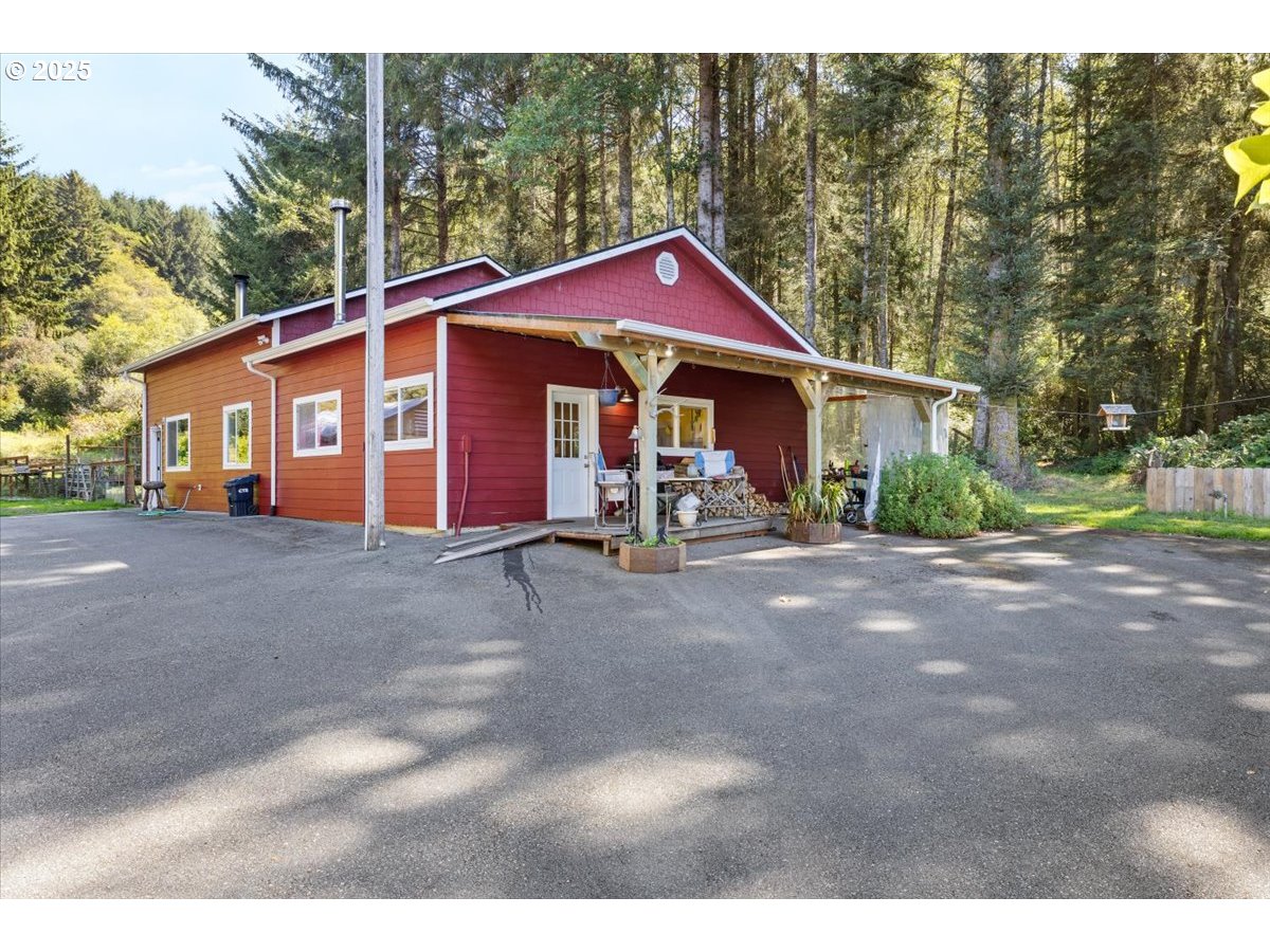 14339 Highway 101 Property Photo 1