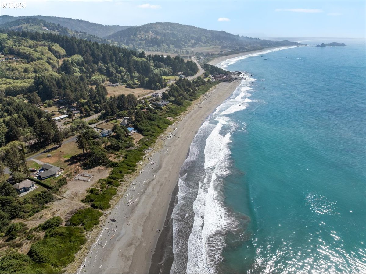 14339 Highway 101 Property Photo 2