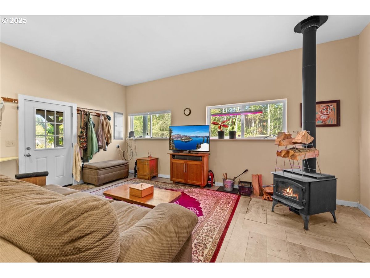 14339 Highway 101 Property Photo 8
