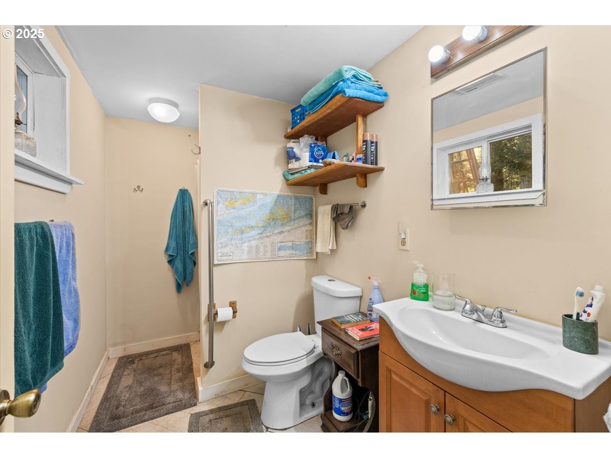 14339 Highway 101 Property Photo 21