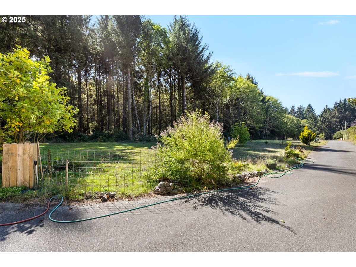 14339 Highway 101 Property Photo 25