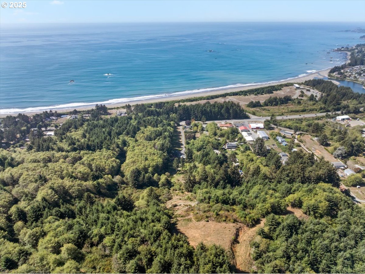 14339 Highway 101 Property Photo 30