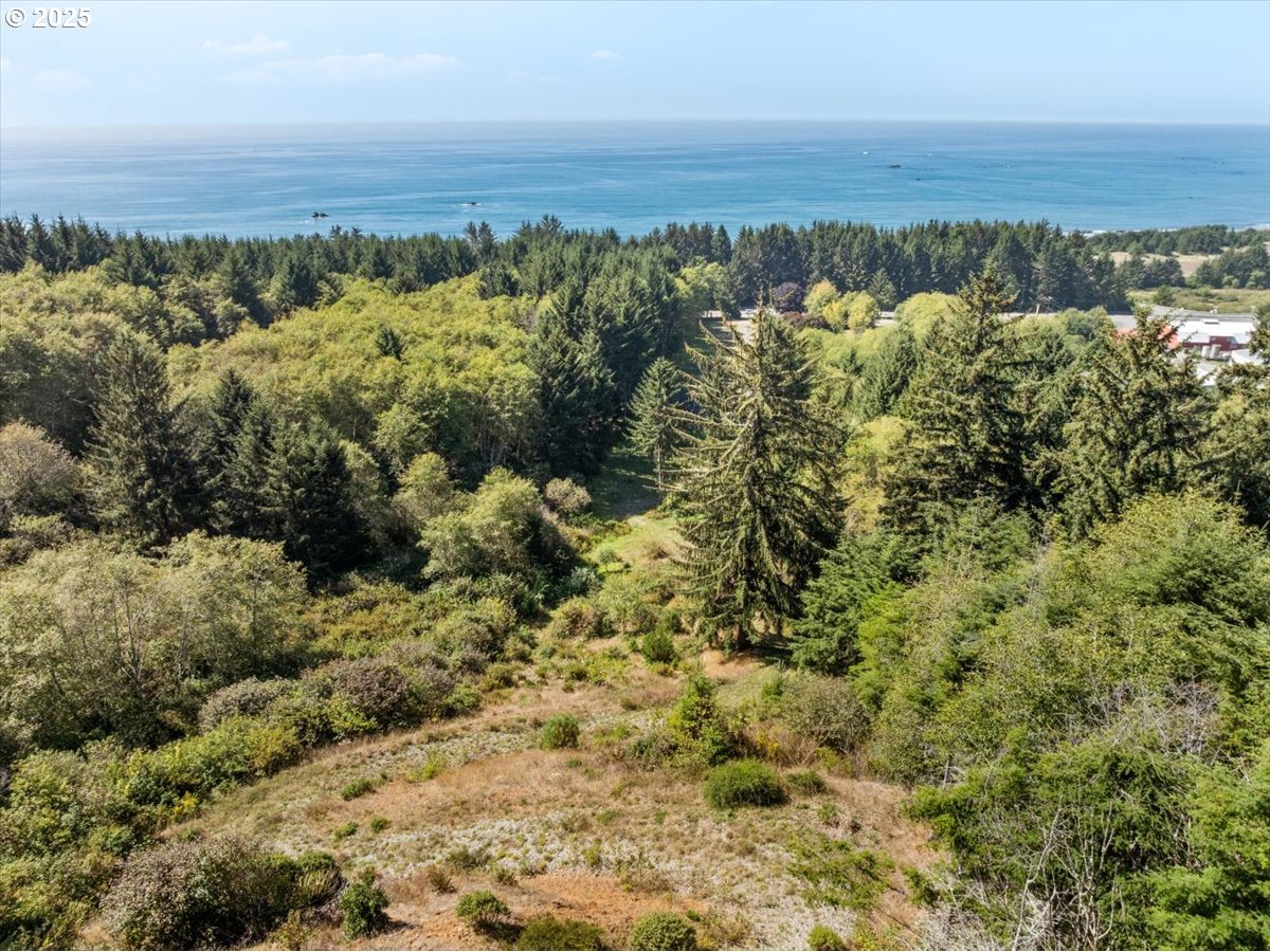 14339 Highway 101 Property Photo 33