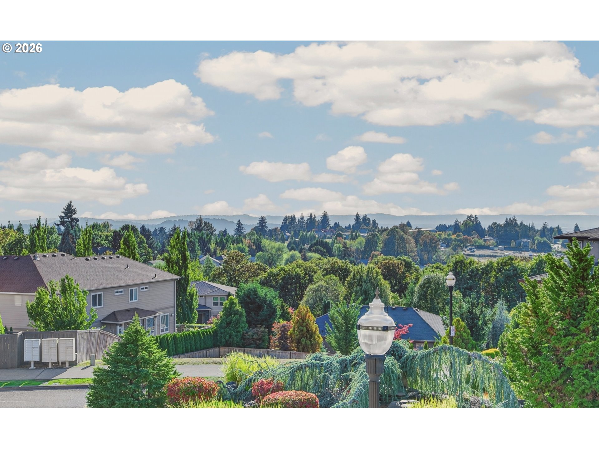1740 Nw Klickitat St Property Photo 3