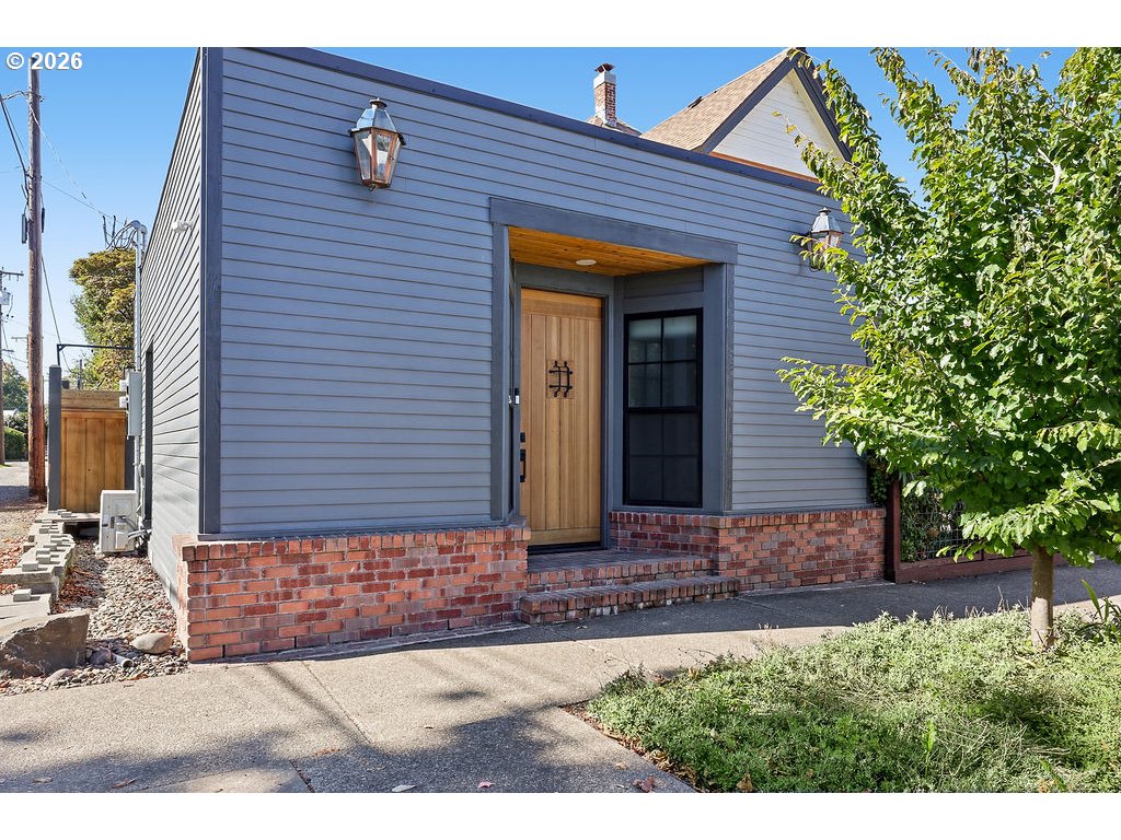 436 Lincoln St Property Photo 32