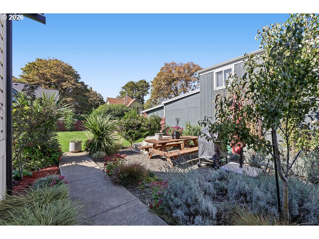 436 Lincoln St Property Photo 40