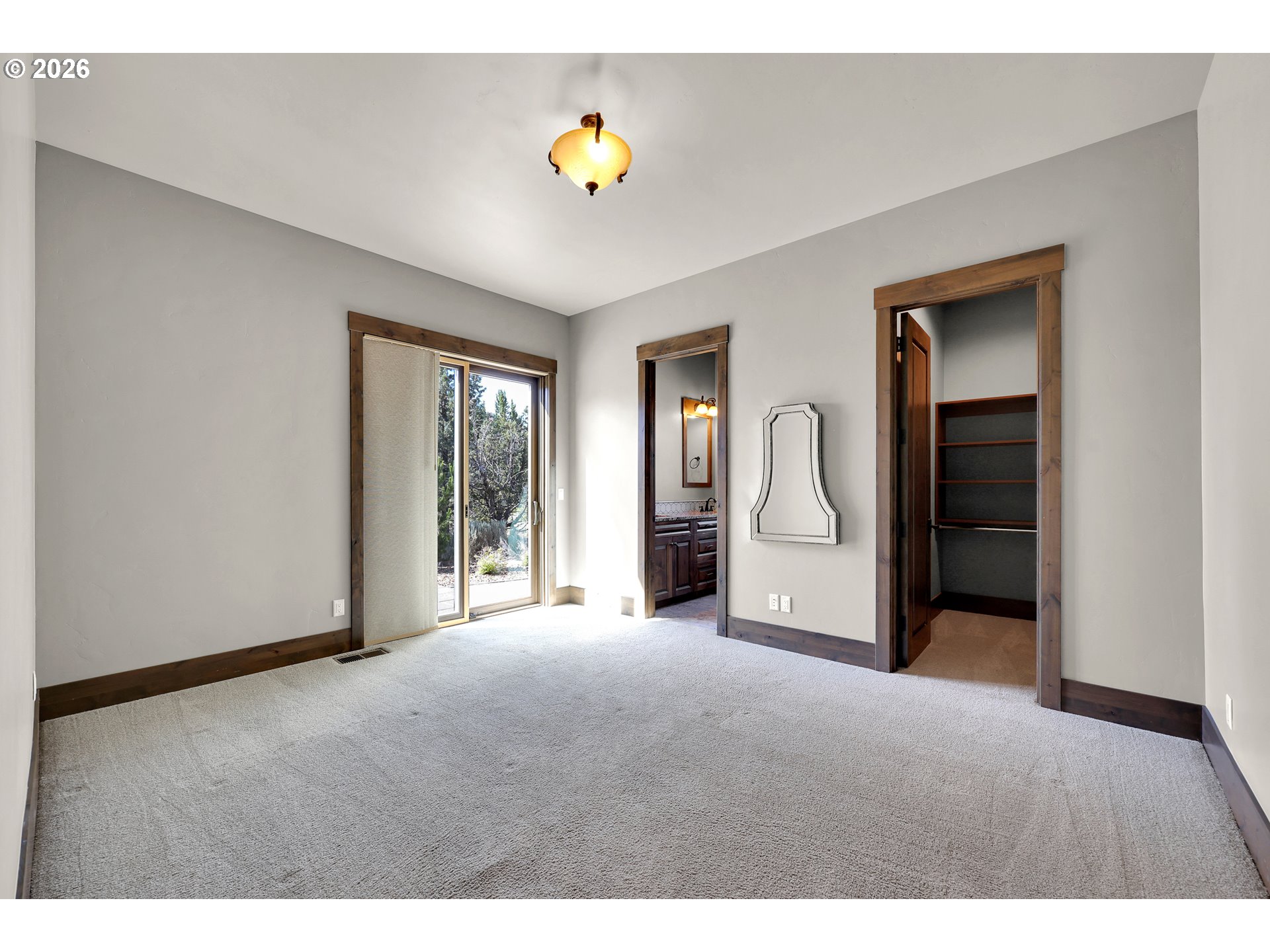 250 Ne Goodpasture Loop Property Photo 40
