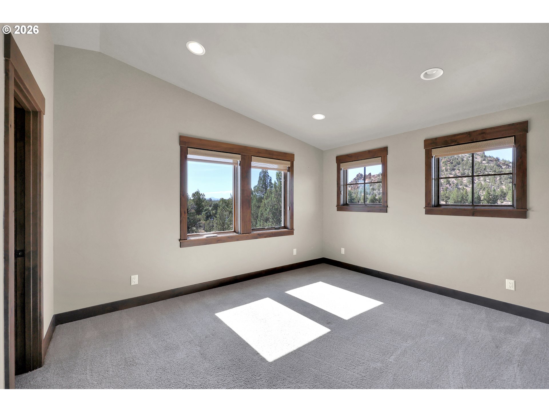 250 Ne Goodpasture Loop Property Photo 45