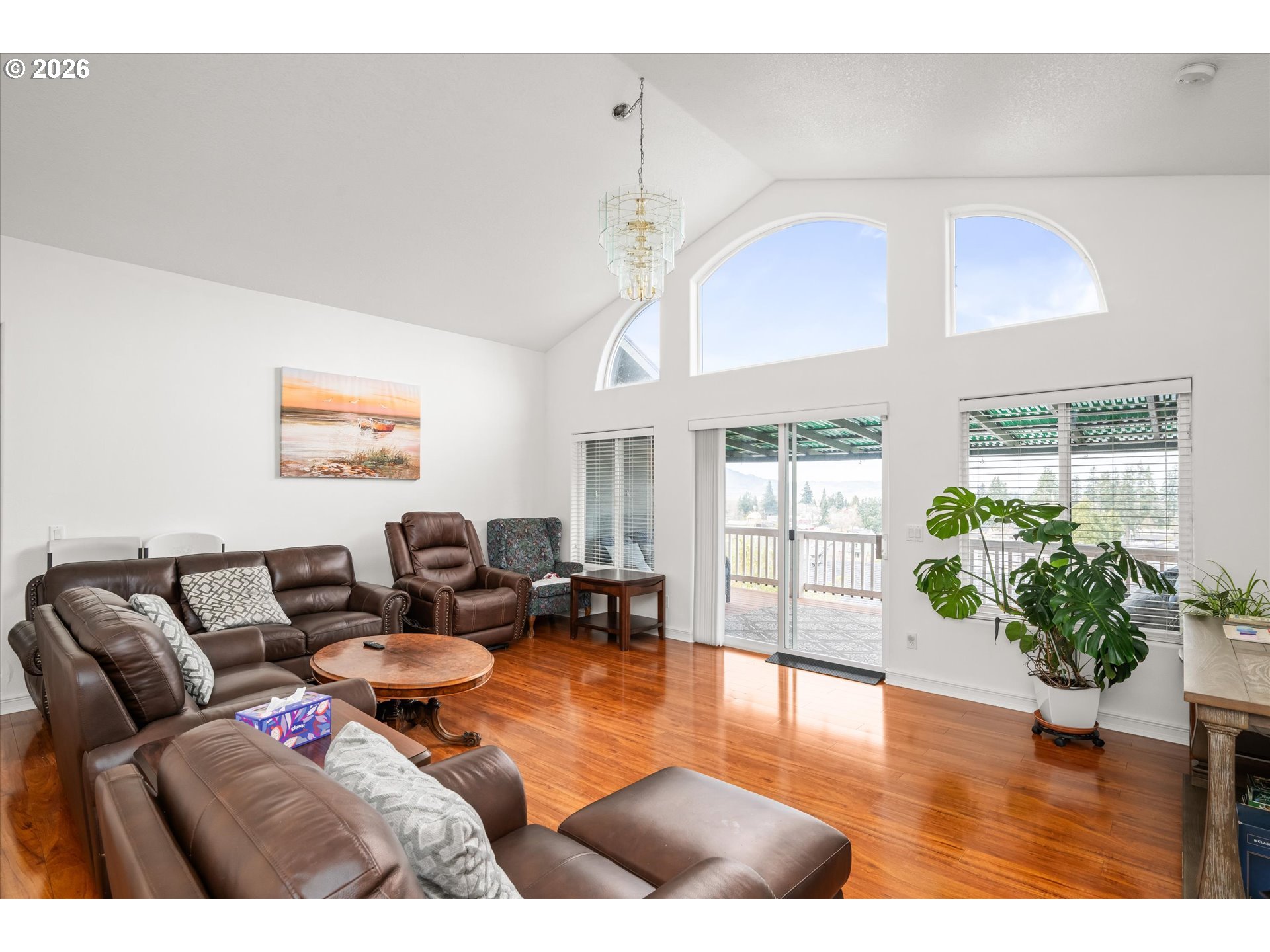805 Queens Ave Property Photo 4