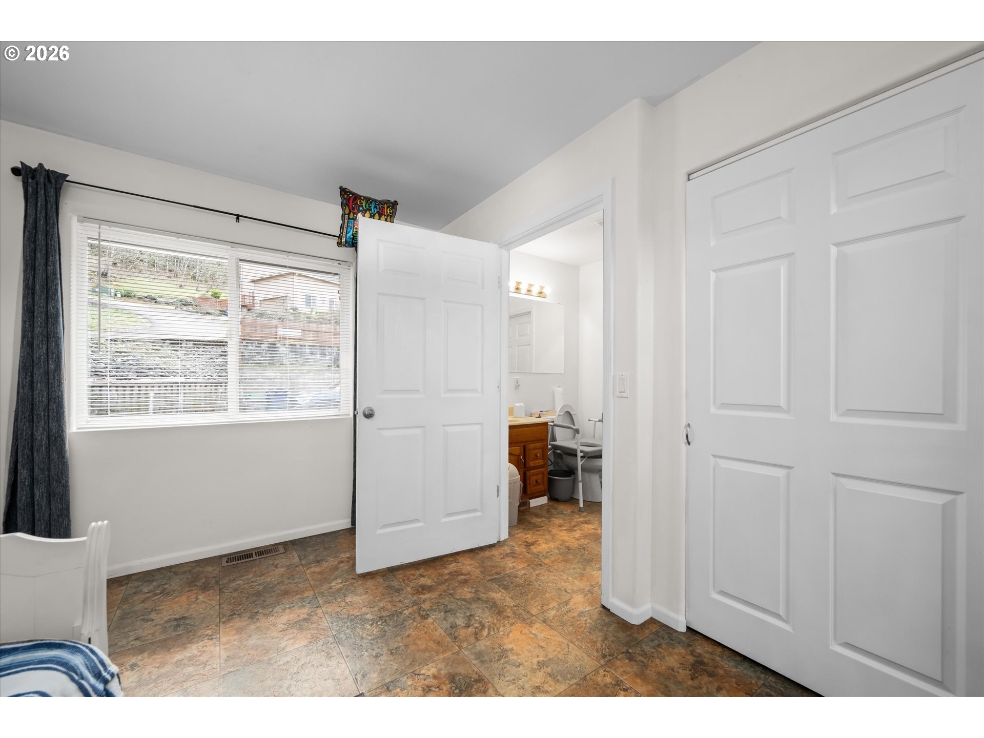805 Queens Ave Property Photo 15