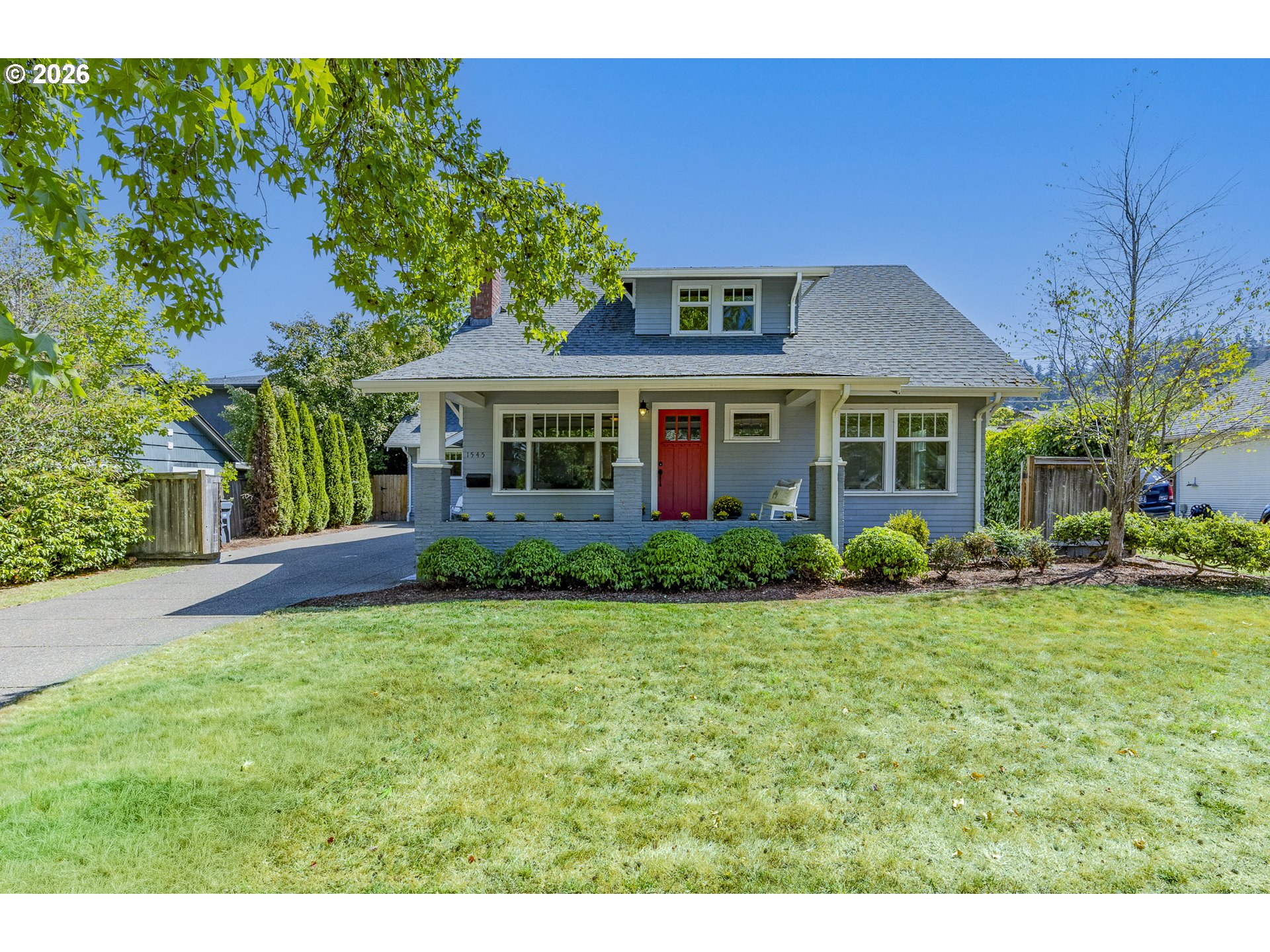 1545 Villard St Property Photo 4
