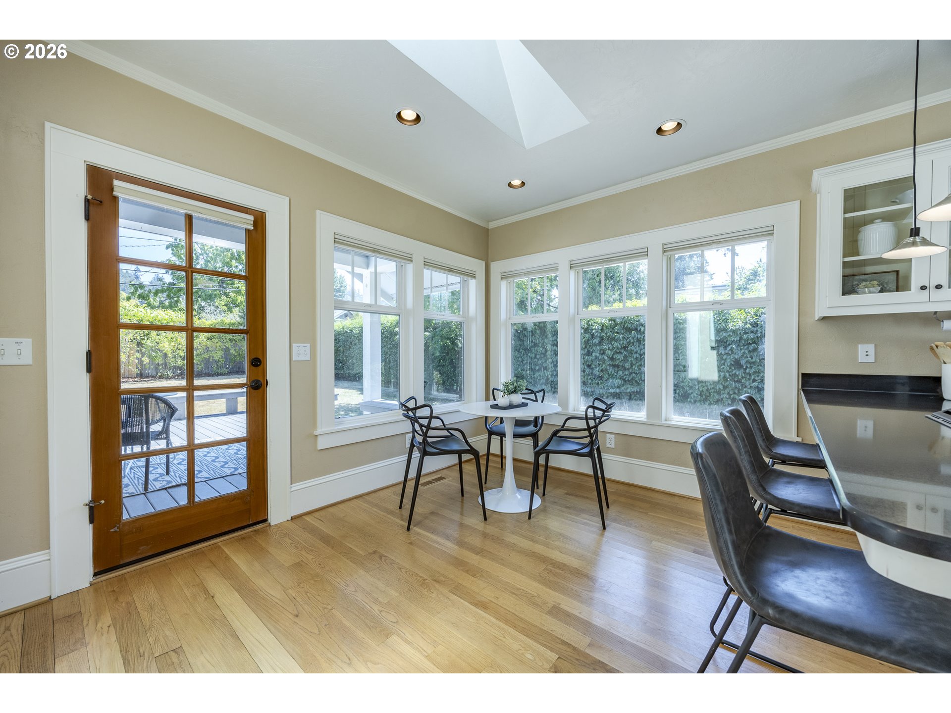 1545 Villard St Property Photo 14