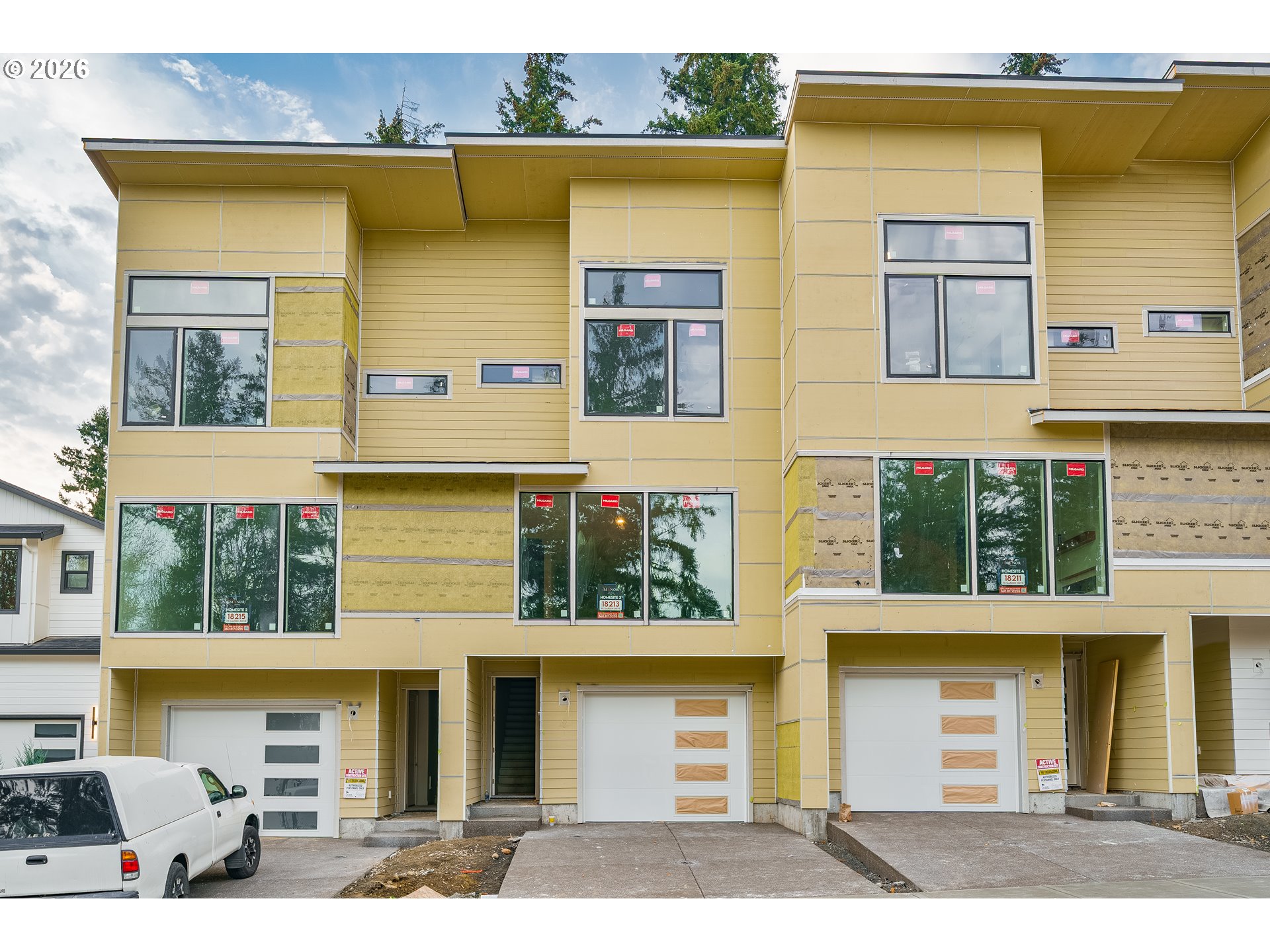 18213 Ne Garden Dr Property Photo 1