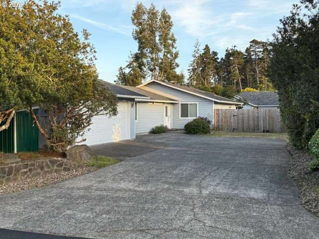 2164 24TH ST Property Photo 1