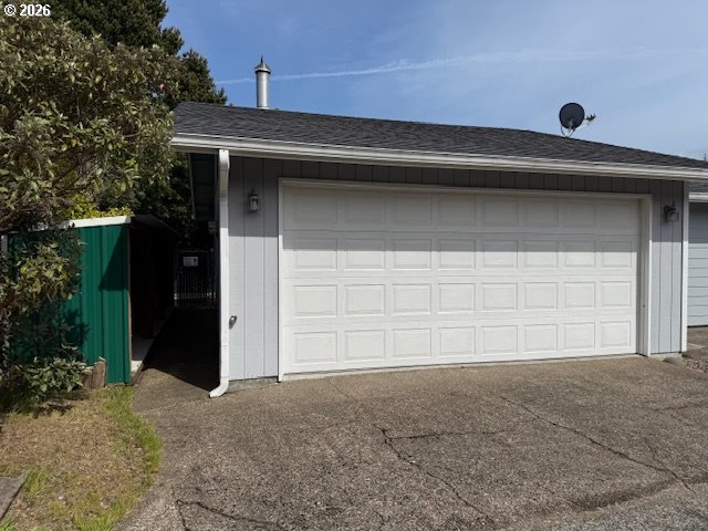 2164 24th St Property Photo 6