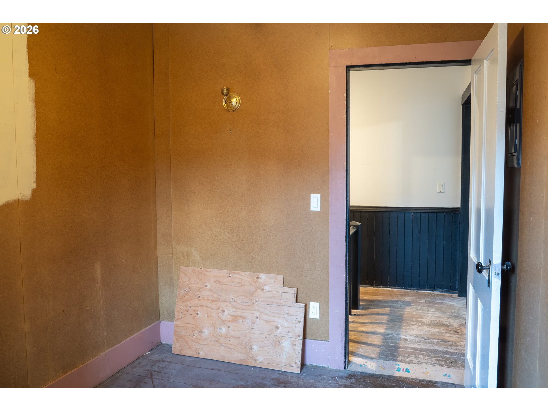 329 S 1st Ave Property Photo 39