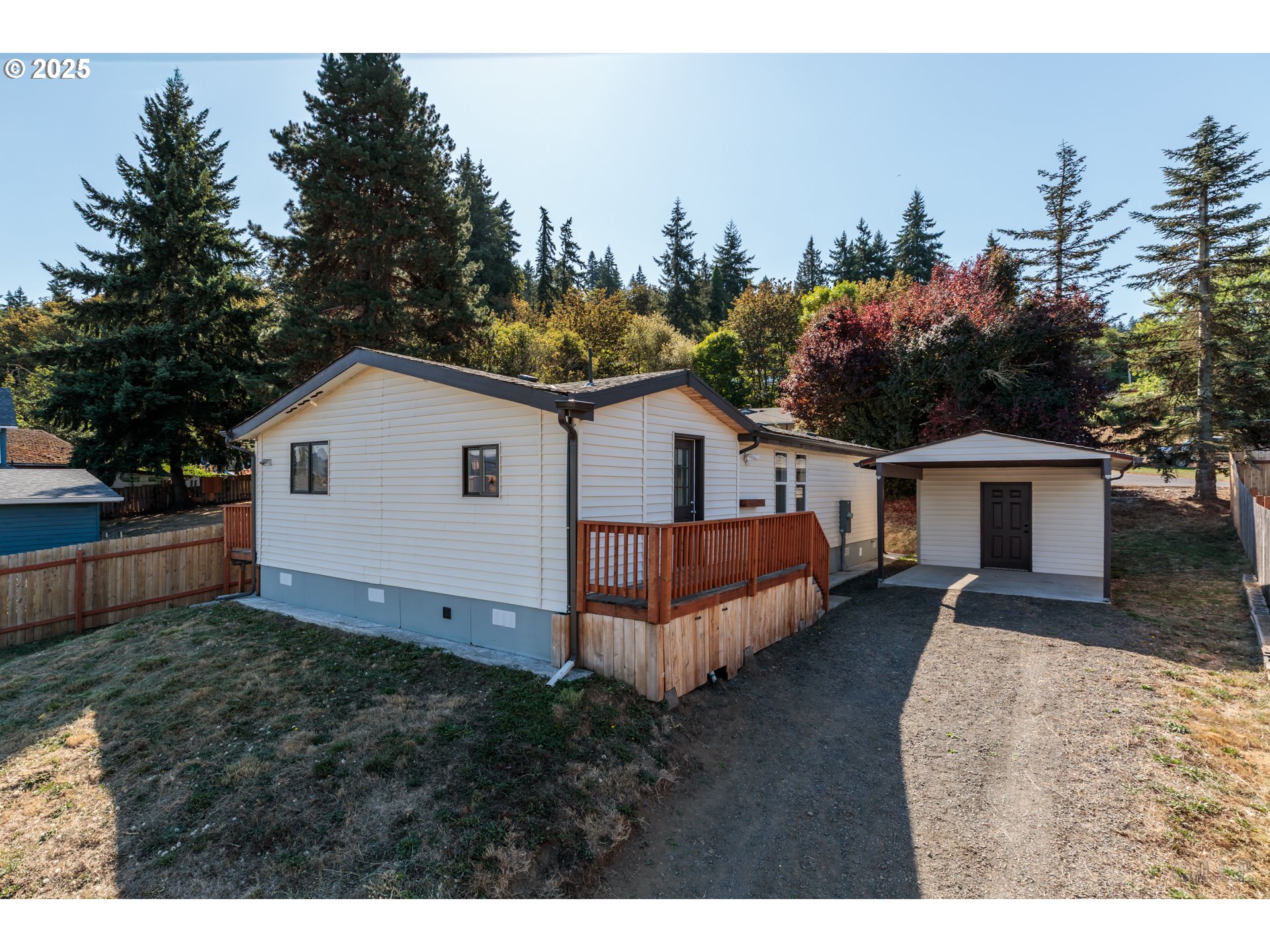29590 Fir St Property Photo 3