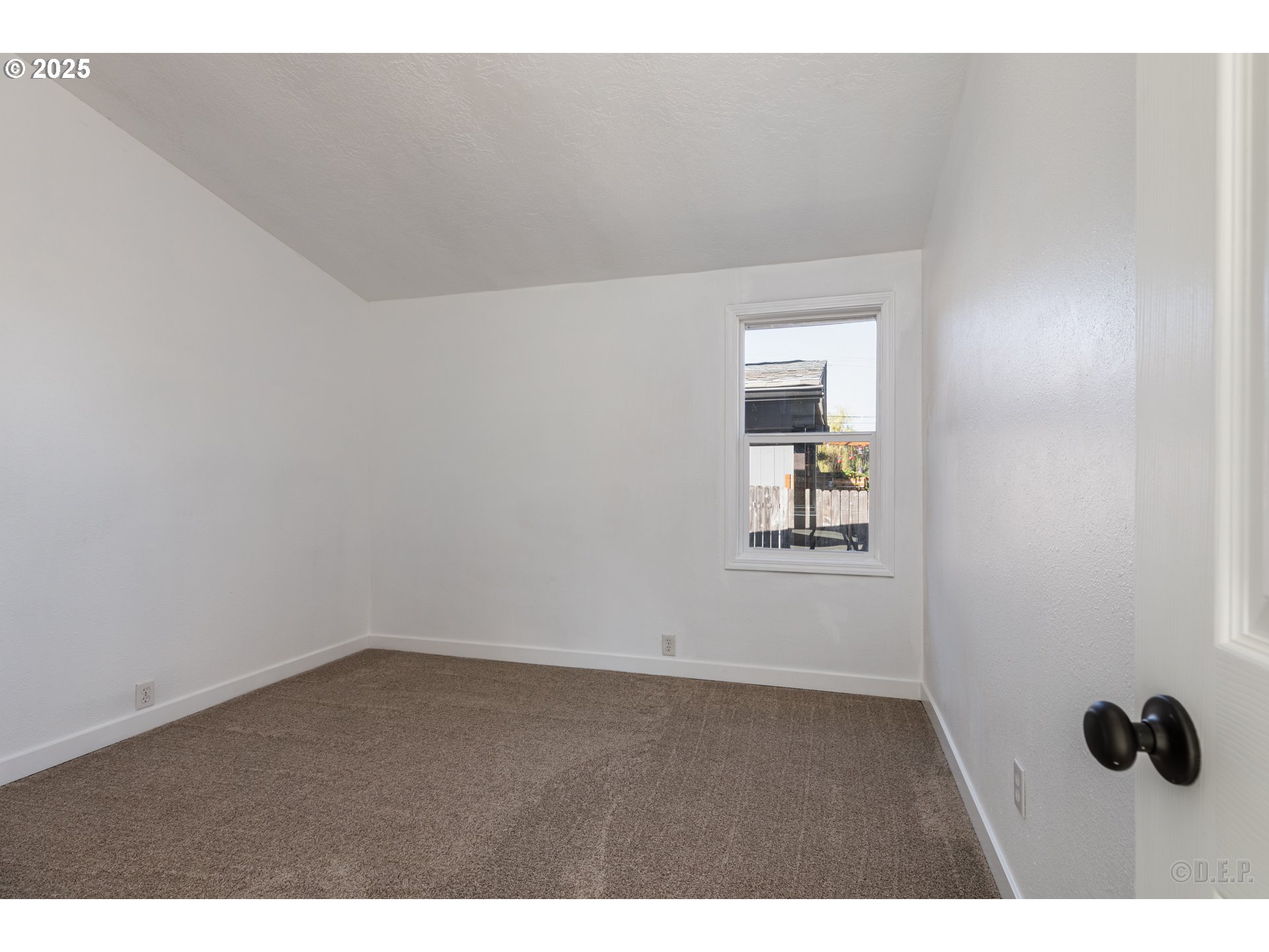 29590 Fir St Property Photo 15