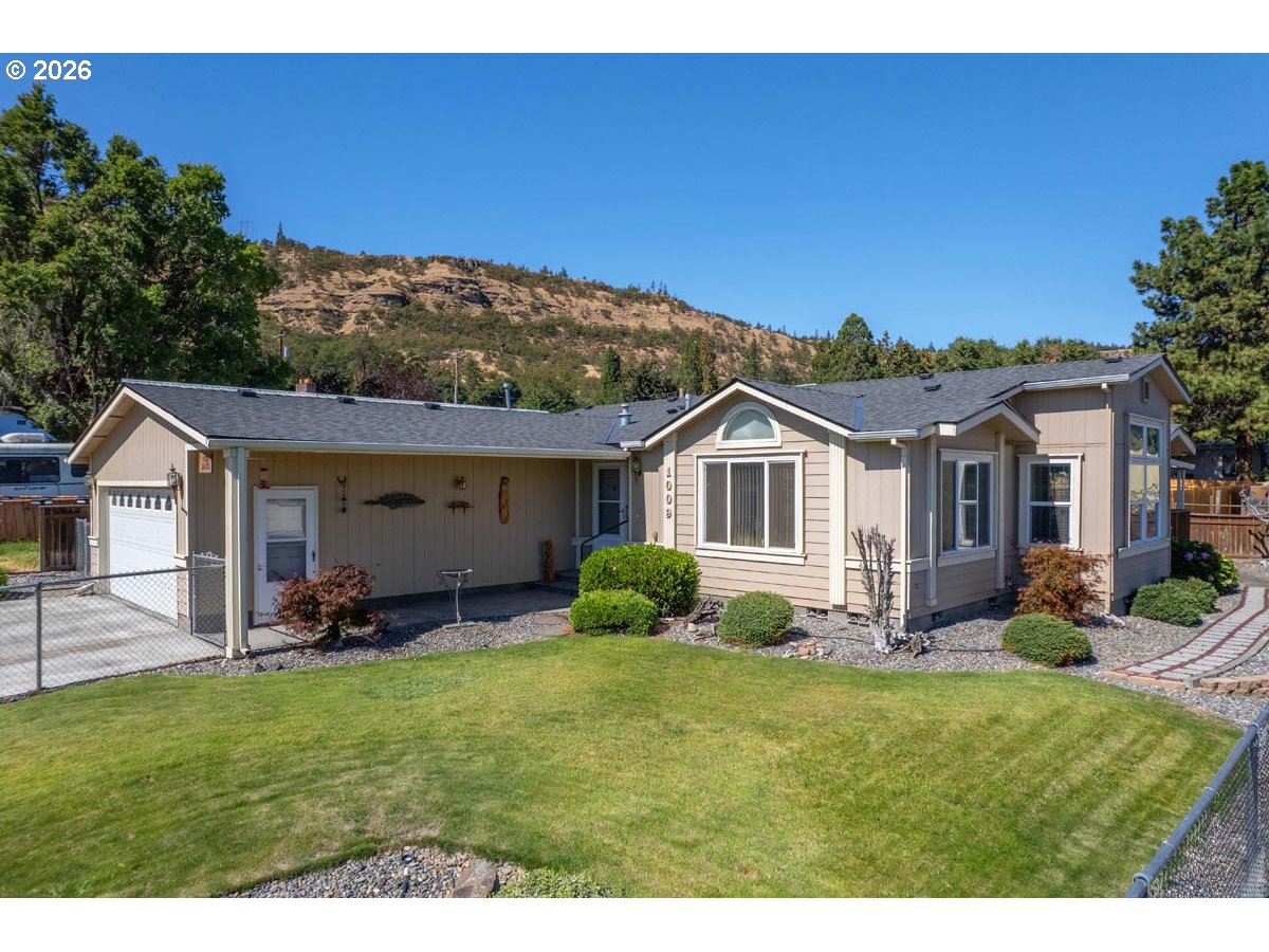 1009 Honey Do St Property Photo 1