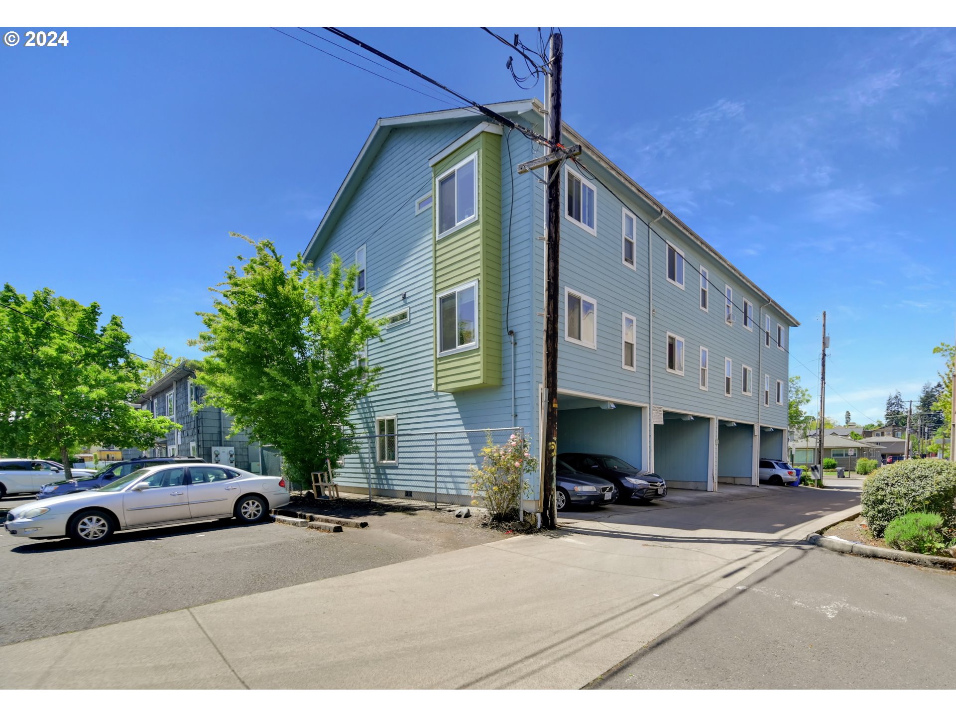 1857 Pearl St Property Photo 4