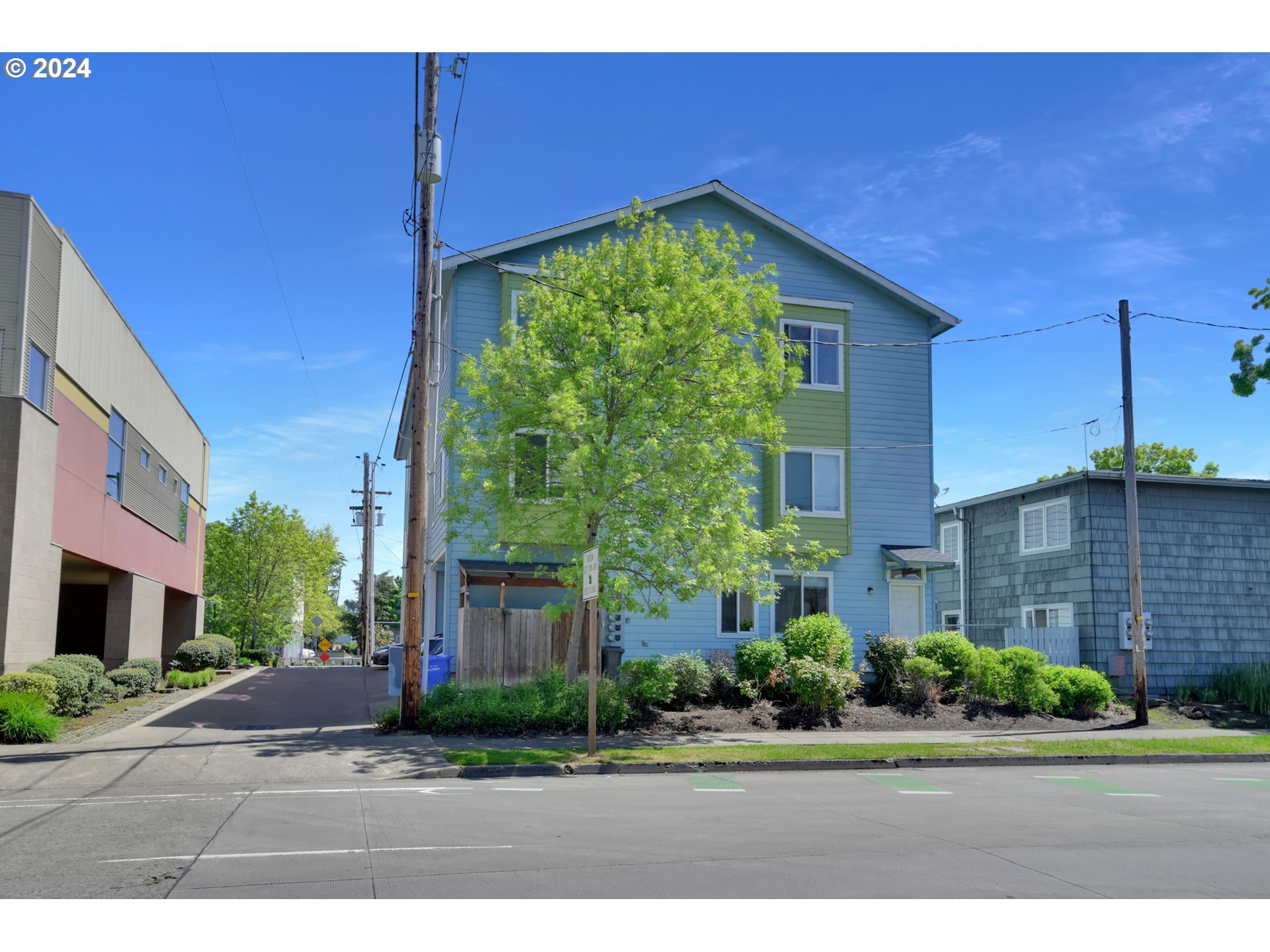 1857 Pearl St Property Photo 5