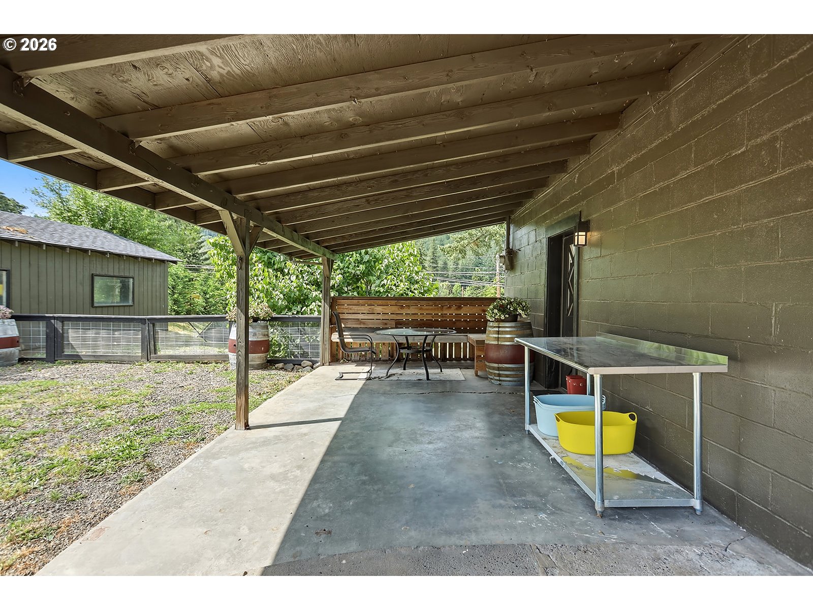 1280 N Main Ave Property Photo 7