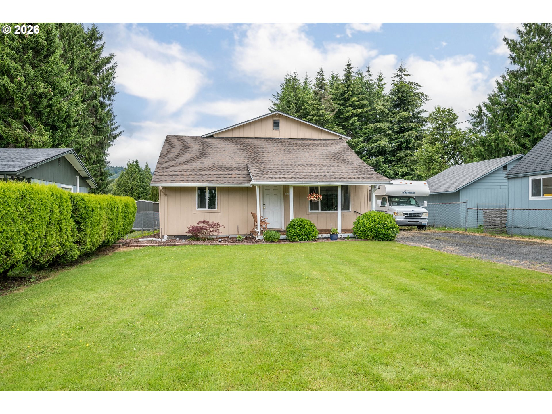 3284 Oak St Property Photo 1