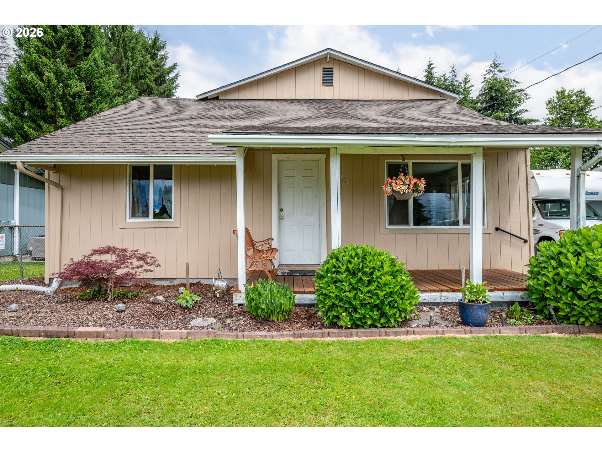 3284 Oak St Property Photo 4