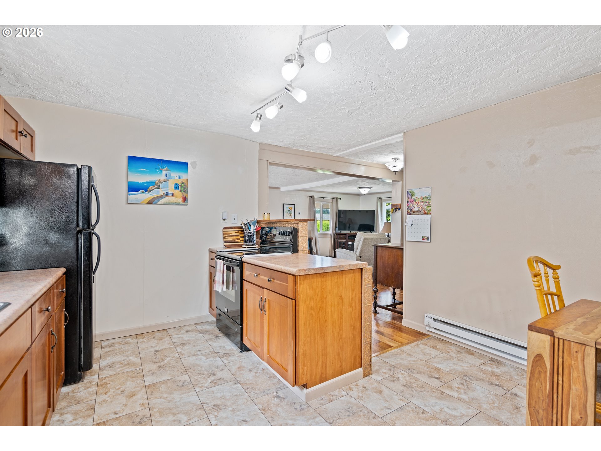 3284 Oak St Property Photo 11