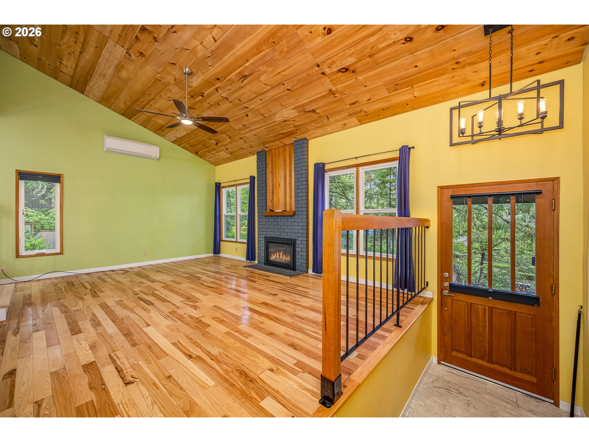 3827 Vine Maple St Property Photo 5