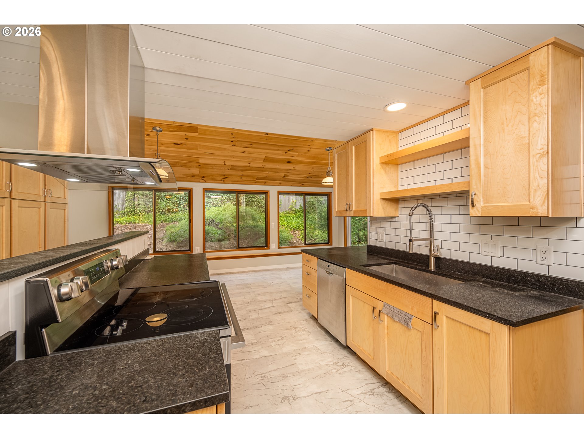 3827 Vine Maple St Property Photo 11