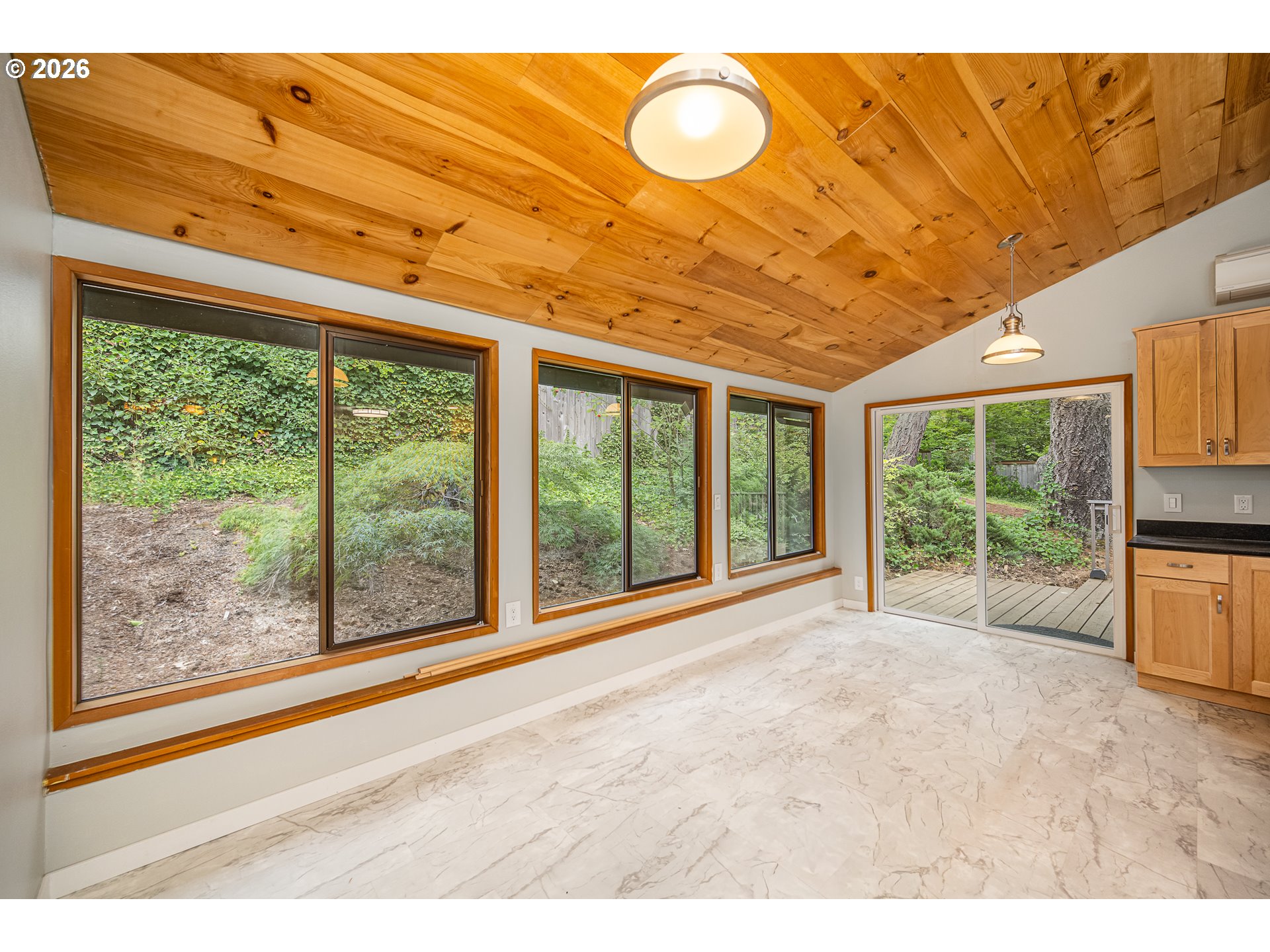 3827 Vine Maple St Property Photo 16