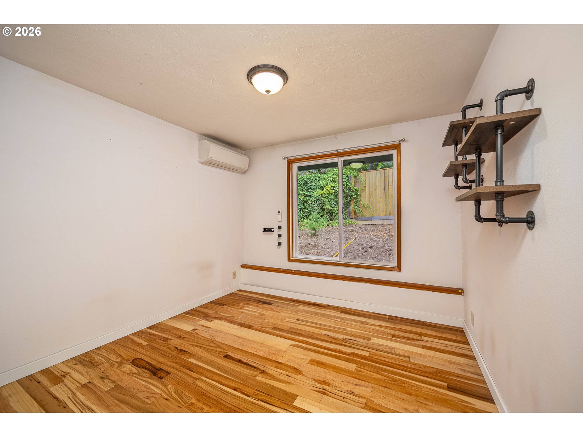 3827 Vine Maple St Property Photo 31