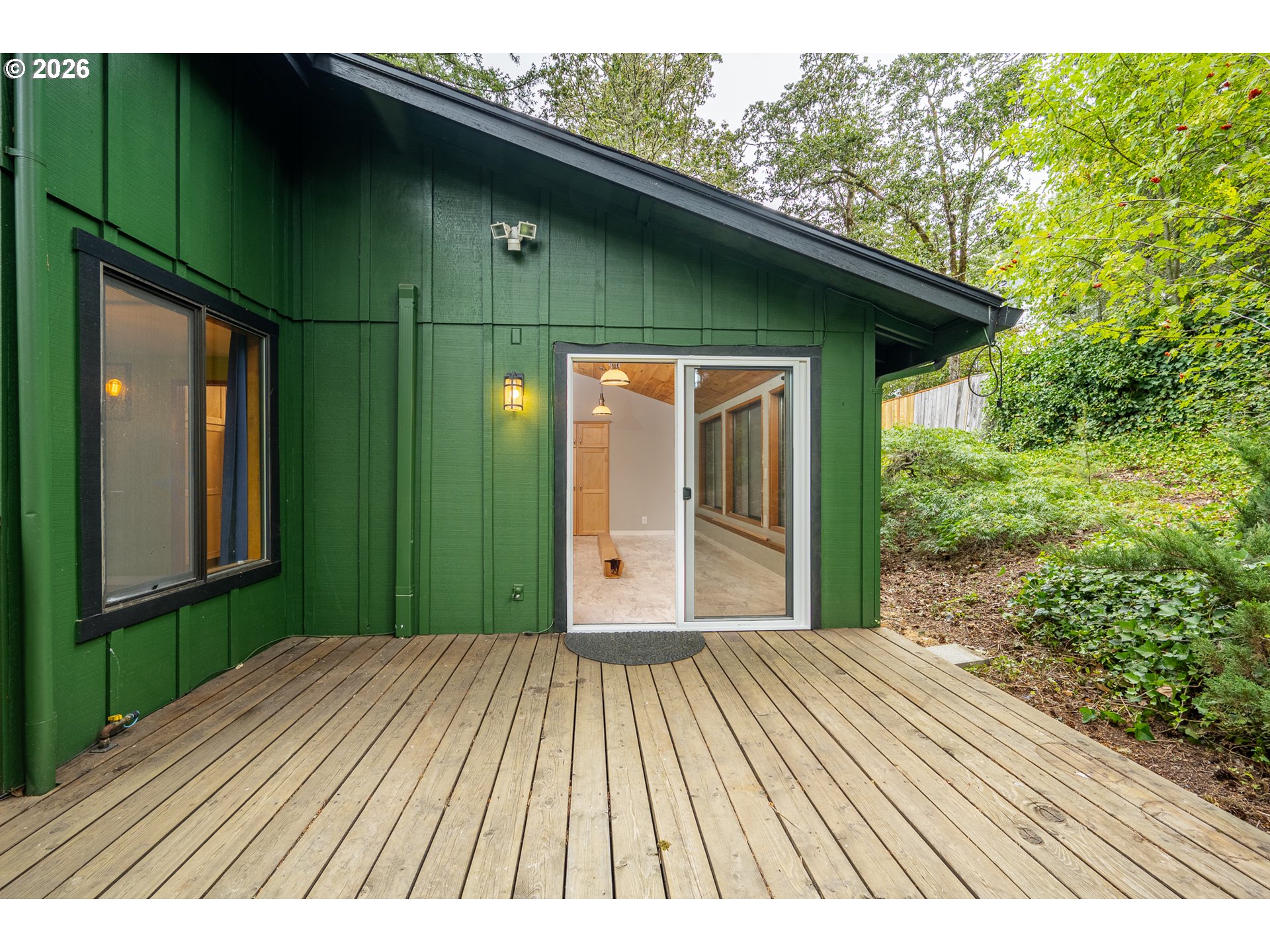 3827 Vine Maple St Property Photo 37