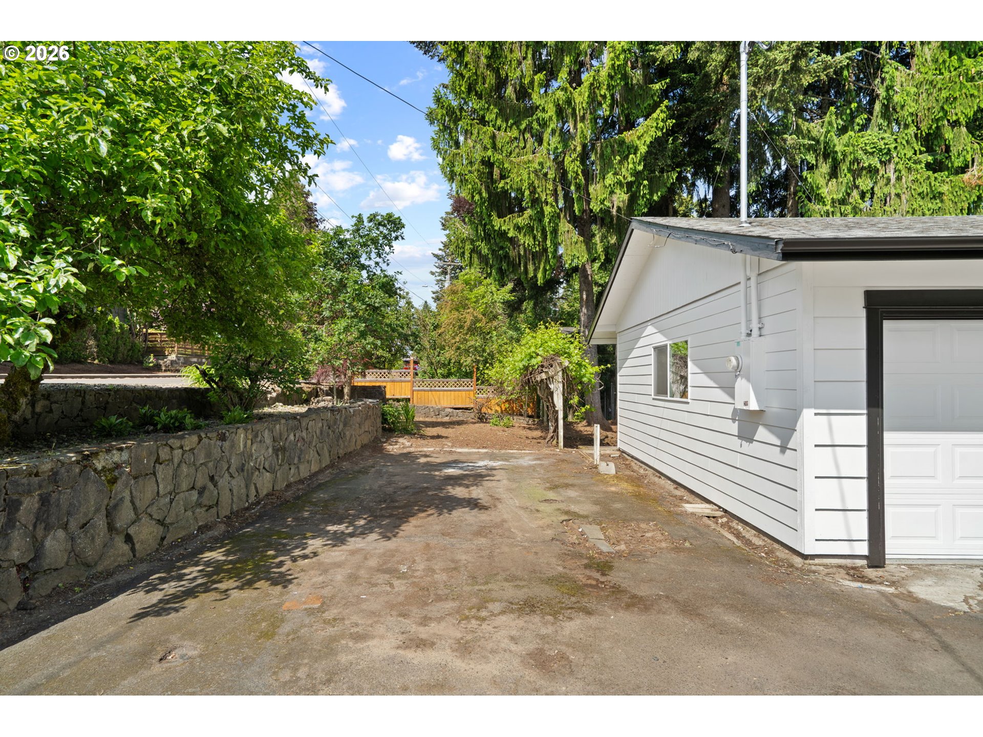 19001 Suncrest Dr Property Photo 40