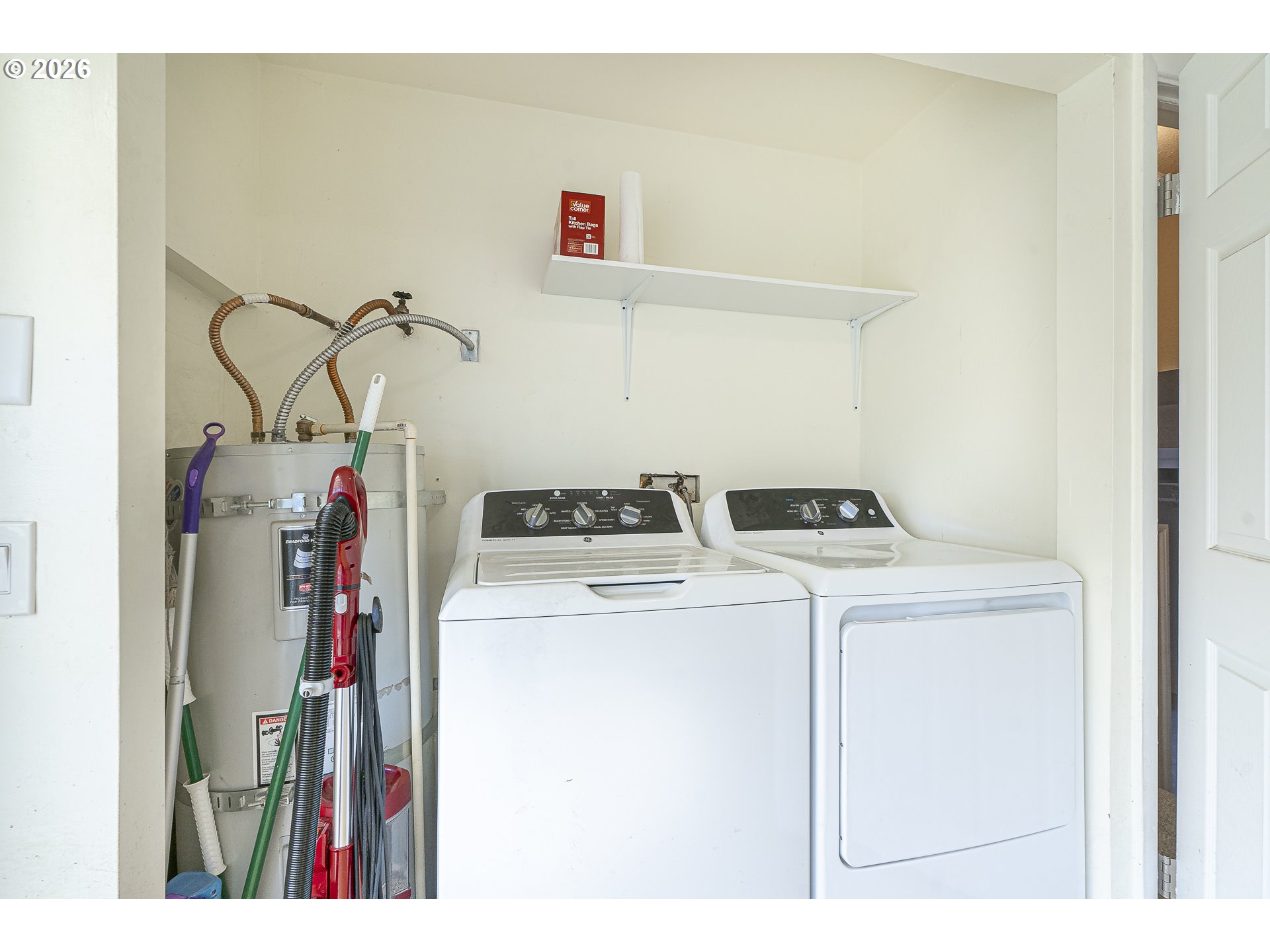2019 E St Property Photo 17