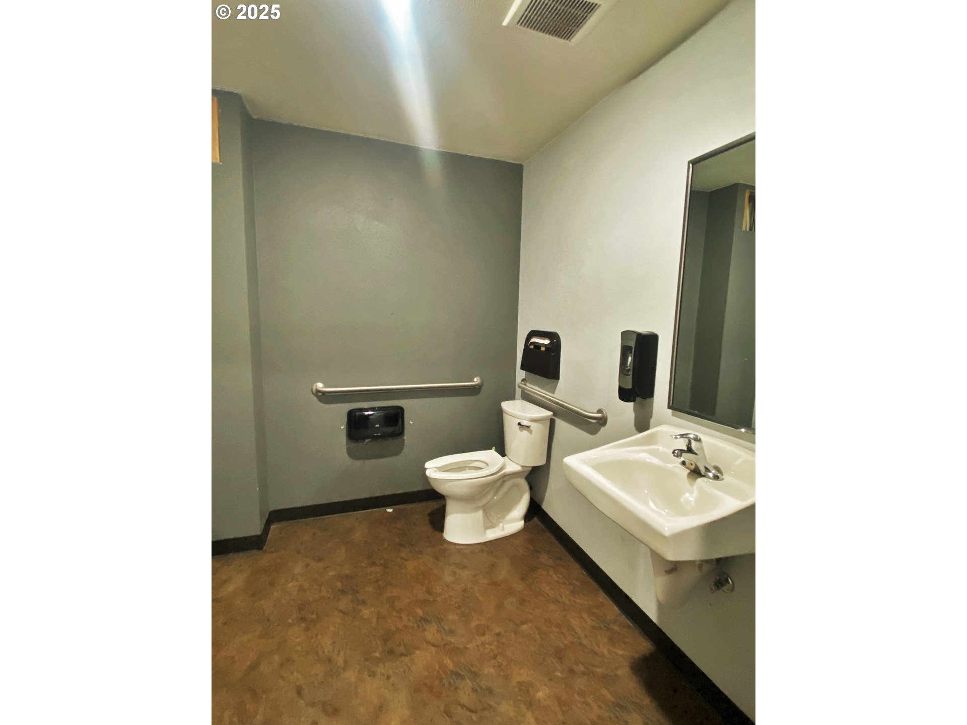 975 Campbell St Property Photo 22
